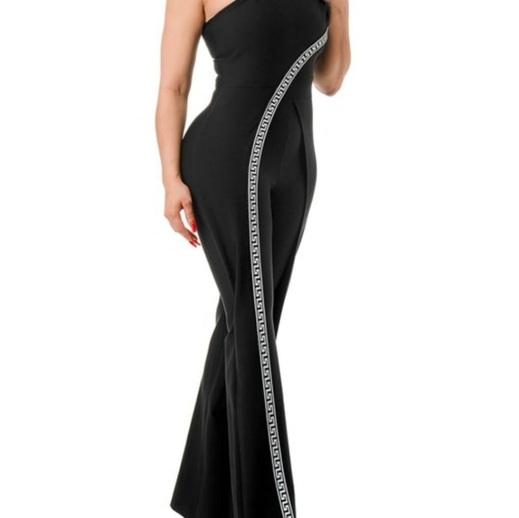 Clothes - Picture 5 of 11